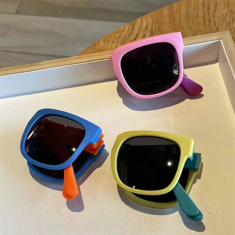 Faltbare Kinderbrille, bunte Bonbonfarben, perfekt für den Sommer