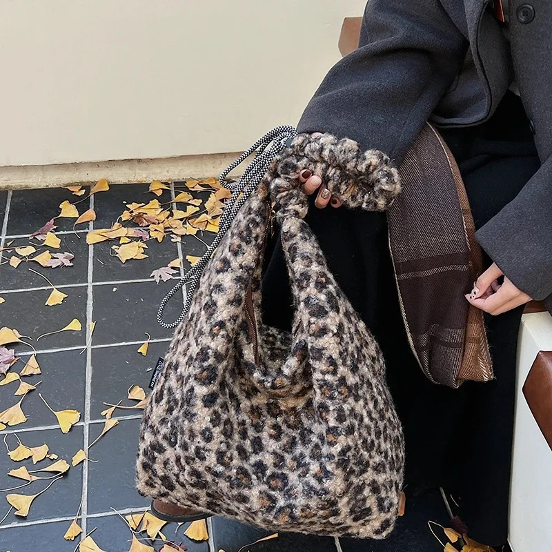 أفخم فو الفراء حمل حقيبة المرأة ركاب سعة كبيرة الكتف حقيبة تحت الإبط الخريف الشتاء دافئ عادية العمل كلية حقيبة يد #1