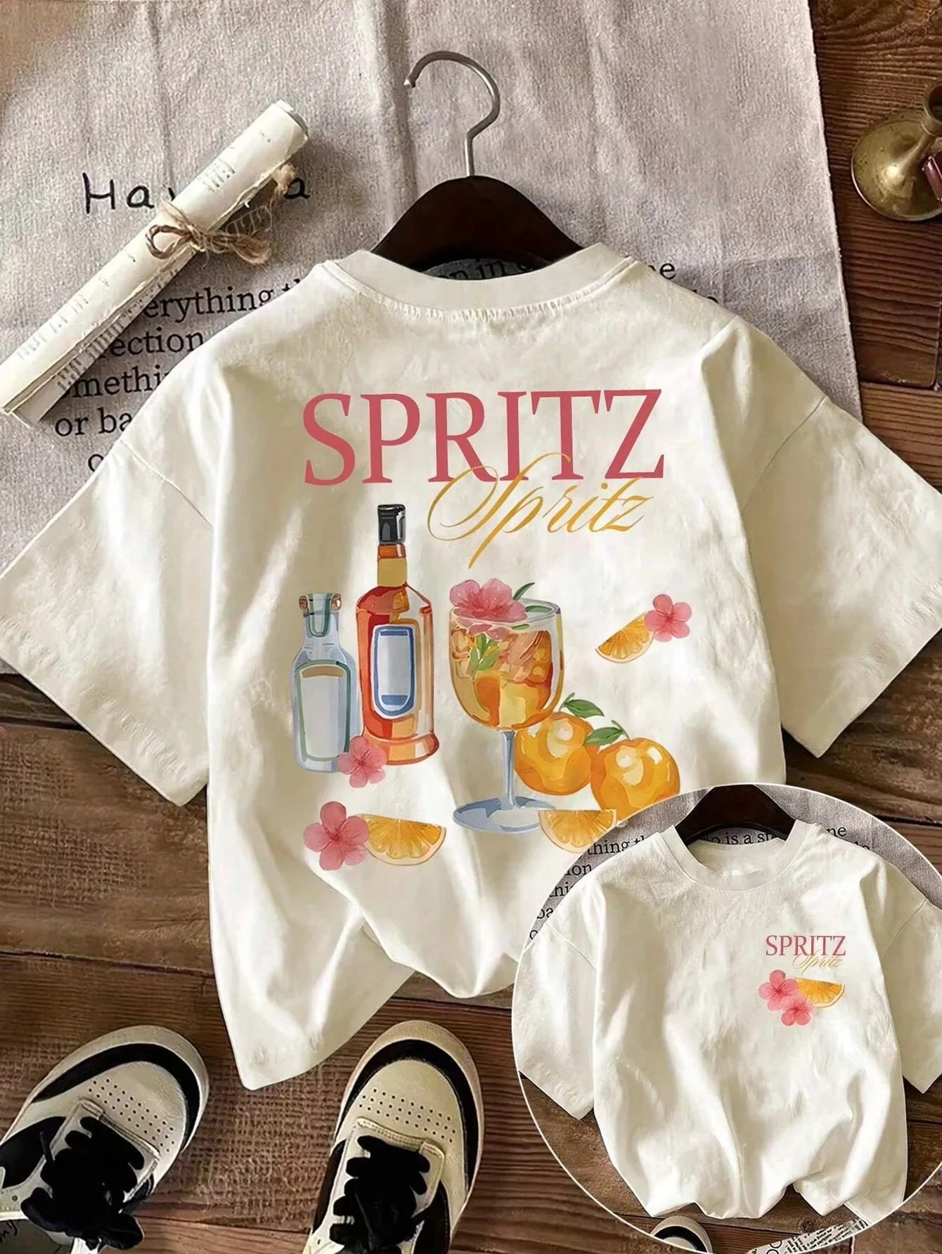 كارتون كوكتيل وطباعة حروف جولة الرقبة أعلى أسلوب بسيط ومتعدد الاستخدامات المرأة الصيف عارضة قصيرة الأكمام أعلى #1