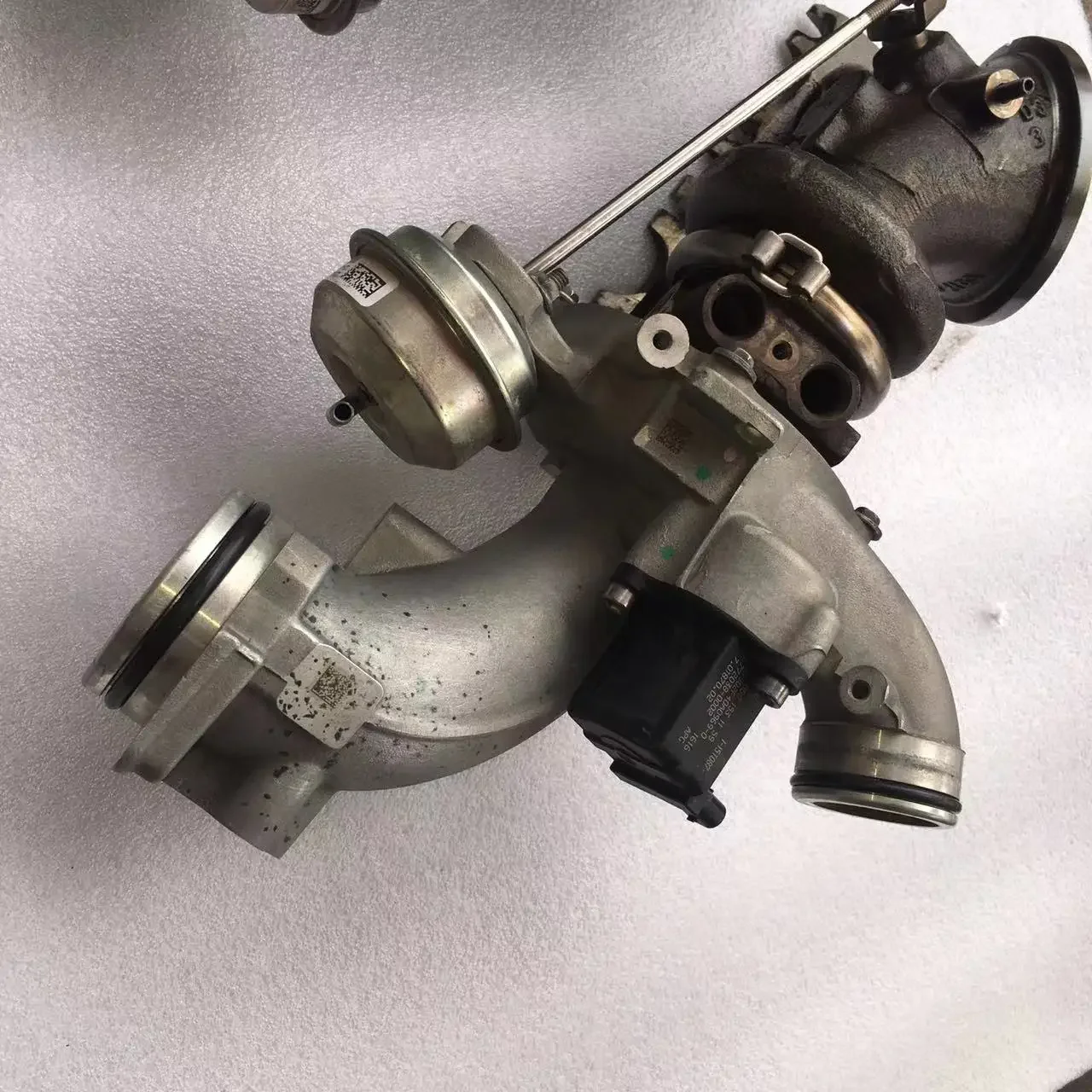 Turbo charger For -Benz M276 W221 w221 w222 w212 w218 x166 x251  A2760901480 2760901580