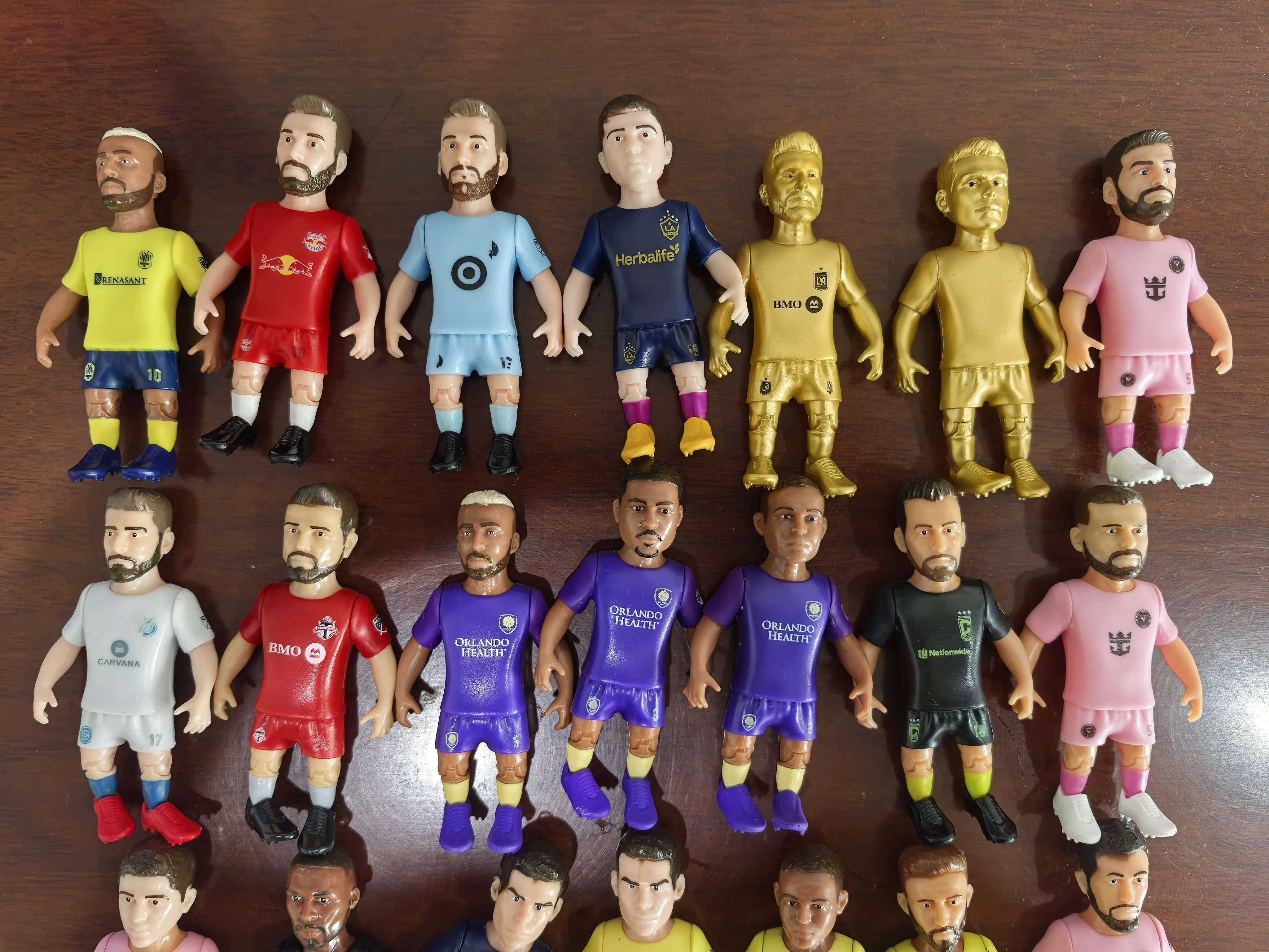 1 個ランダム人形おもちゃサッカー選手スター 7 センチメートル高さ