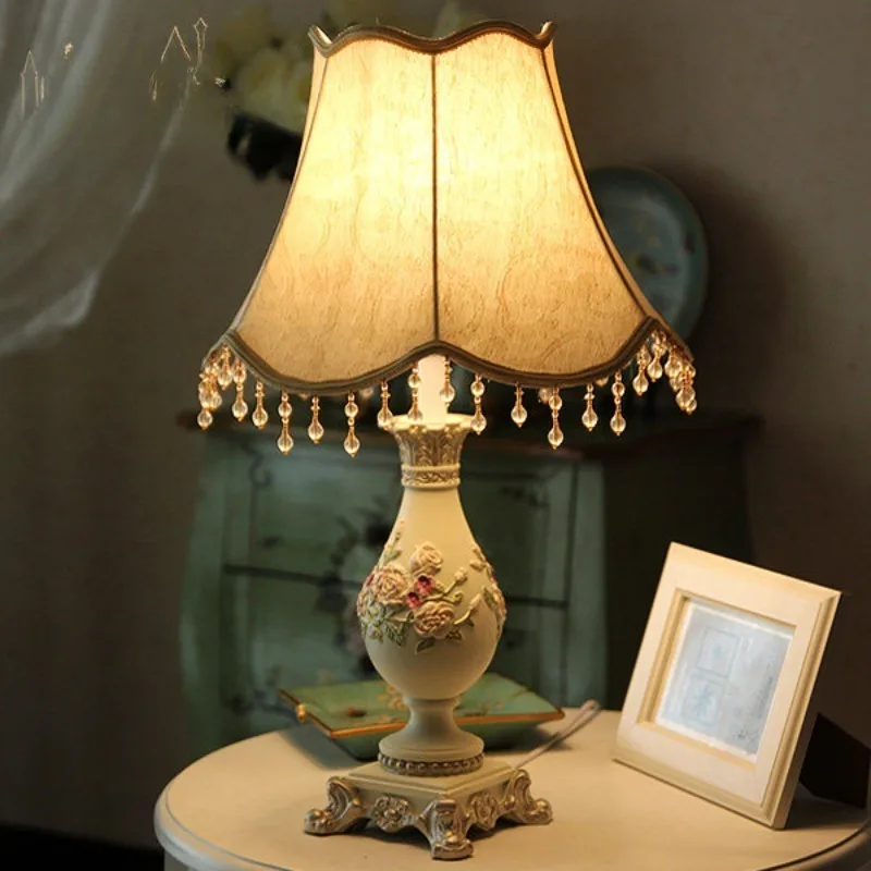 European Korean French pastoral princess fabric bedroom bedside decorative table lamp European retro dimmable