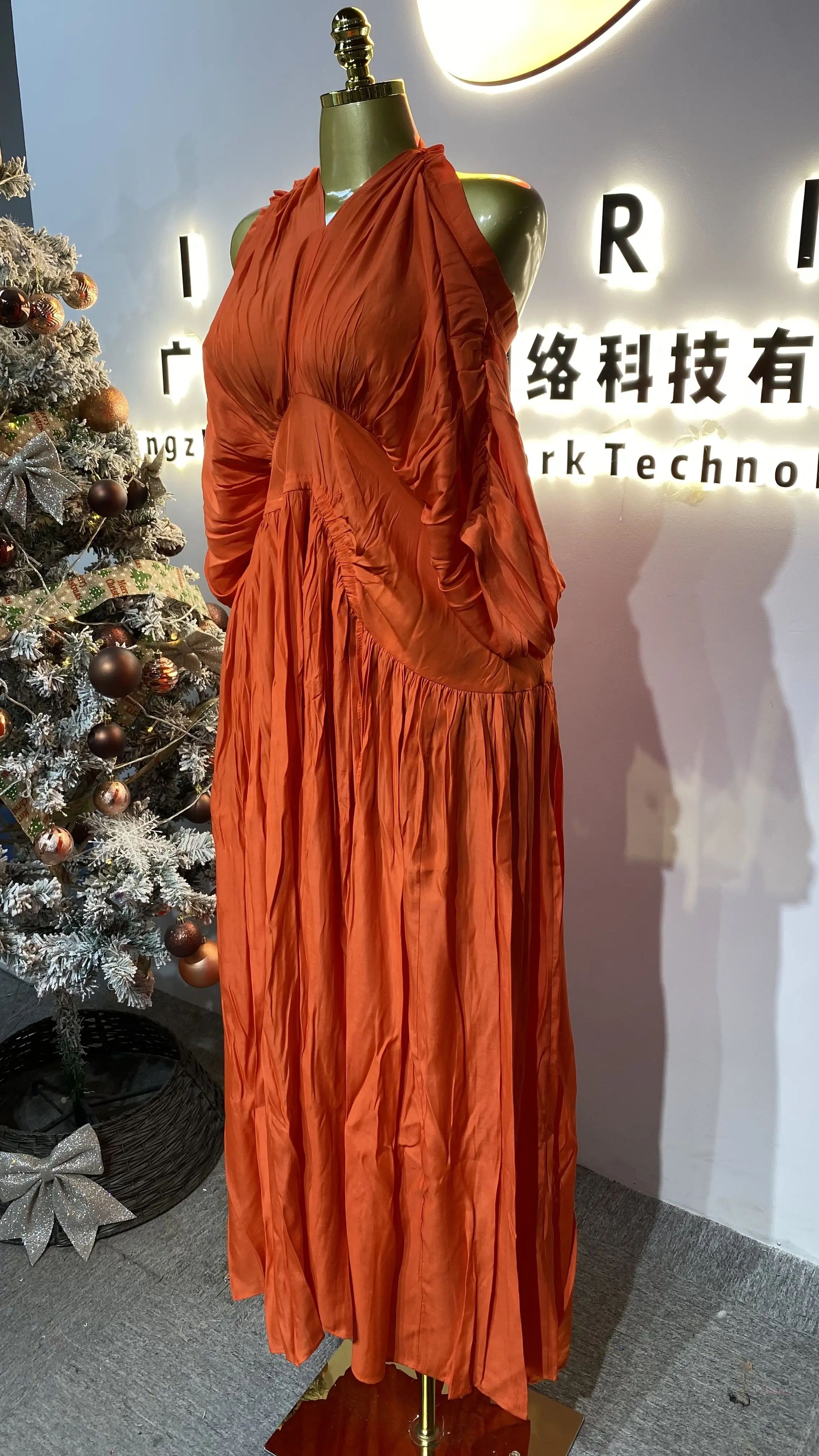New hot-selling lace teardrop skirt with a sexy slit and train, perfect for evening gowns and parties.-GZXX540