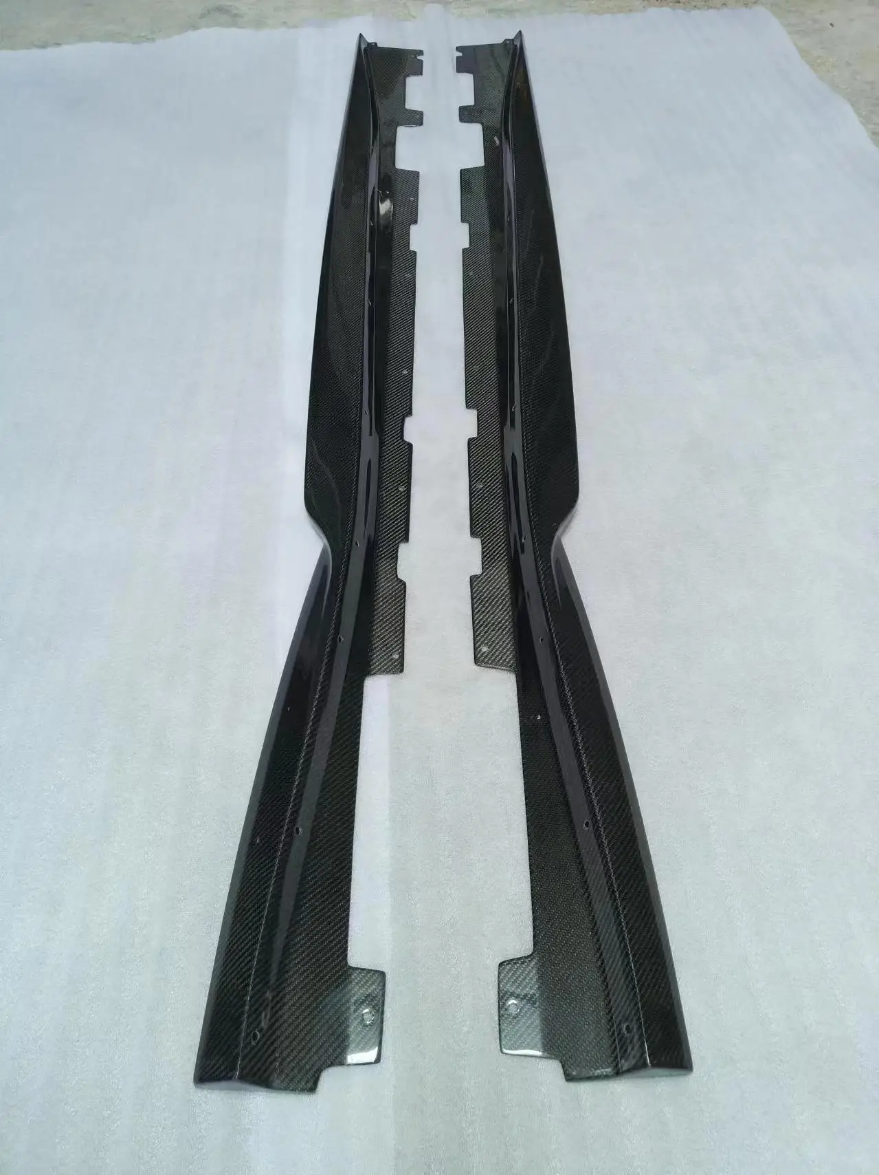 Hot selling 18 year car carbon fiber side skirts suitable for Chevrolet Camaro ZL1 extended side skirts