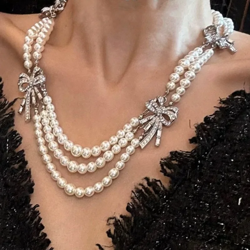 Französische mehrschichtige Halskette mit Perlen- und Diamantschleife, mehrschichtige Schlüsselbeinkette