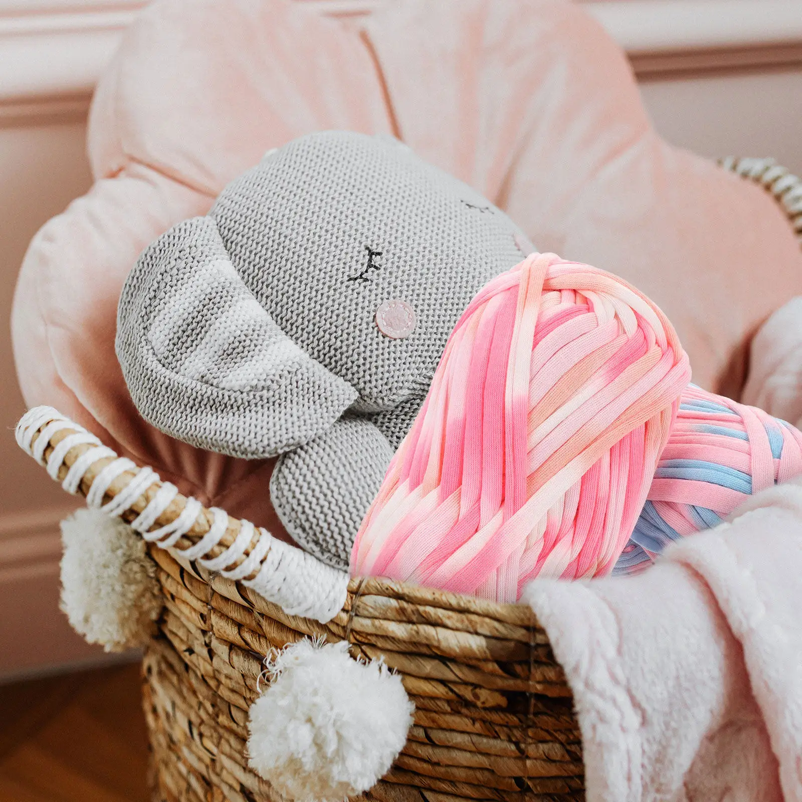 

3Pcs Colorful Dyed Knitting Yarn Thick Soft Washable Worsted Weight for Sweater Hats Gloves Scarves Shawls DIY Knitting Crochet