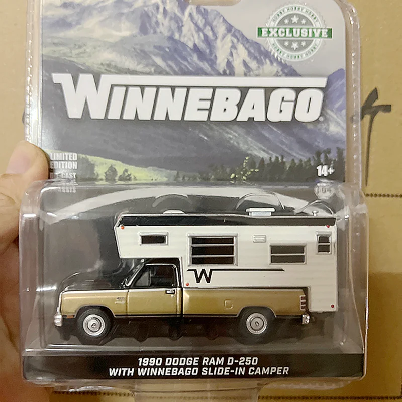 1/64 GREENLIGHT 1978 ForFord F-250 dodge with larg camper Collection of die cast alloy trolley model ornaments