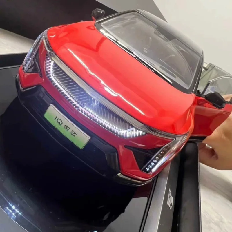 OPTIQ Die-Cast Metal Replica,Simulation Alloy Car Model,with Lighting Animation,Decoration,Gift,Adult Collectible,red,1:18