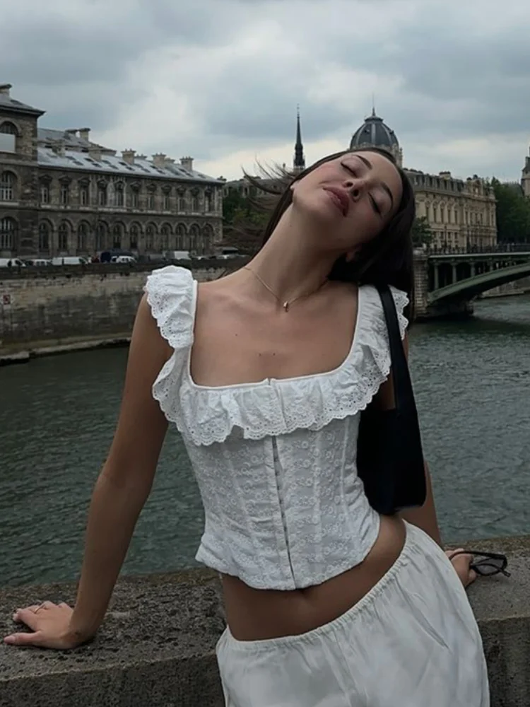 Рисунок 6 - Элегантный белый атласный однобортный