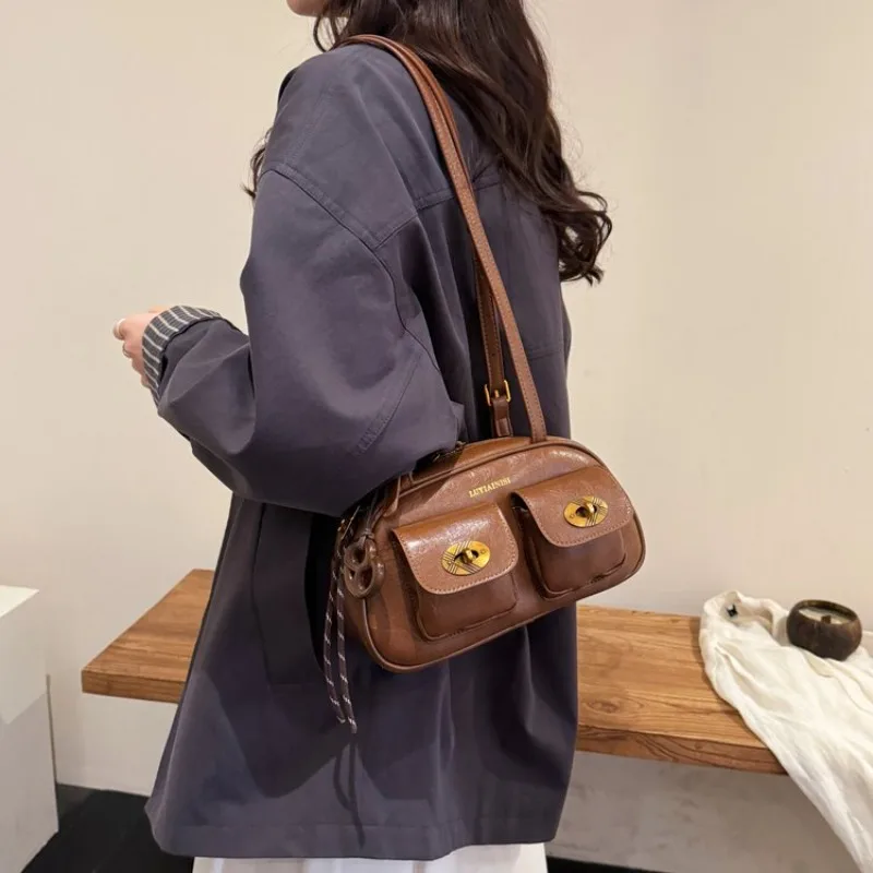 

Vintage Diaper Bag Handbag Crossbody Large Capacity Office Commute Daily Use Exquisite Versatile Fashionable Timeless