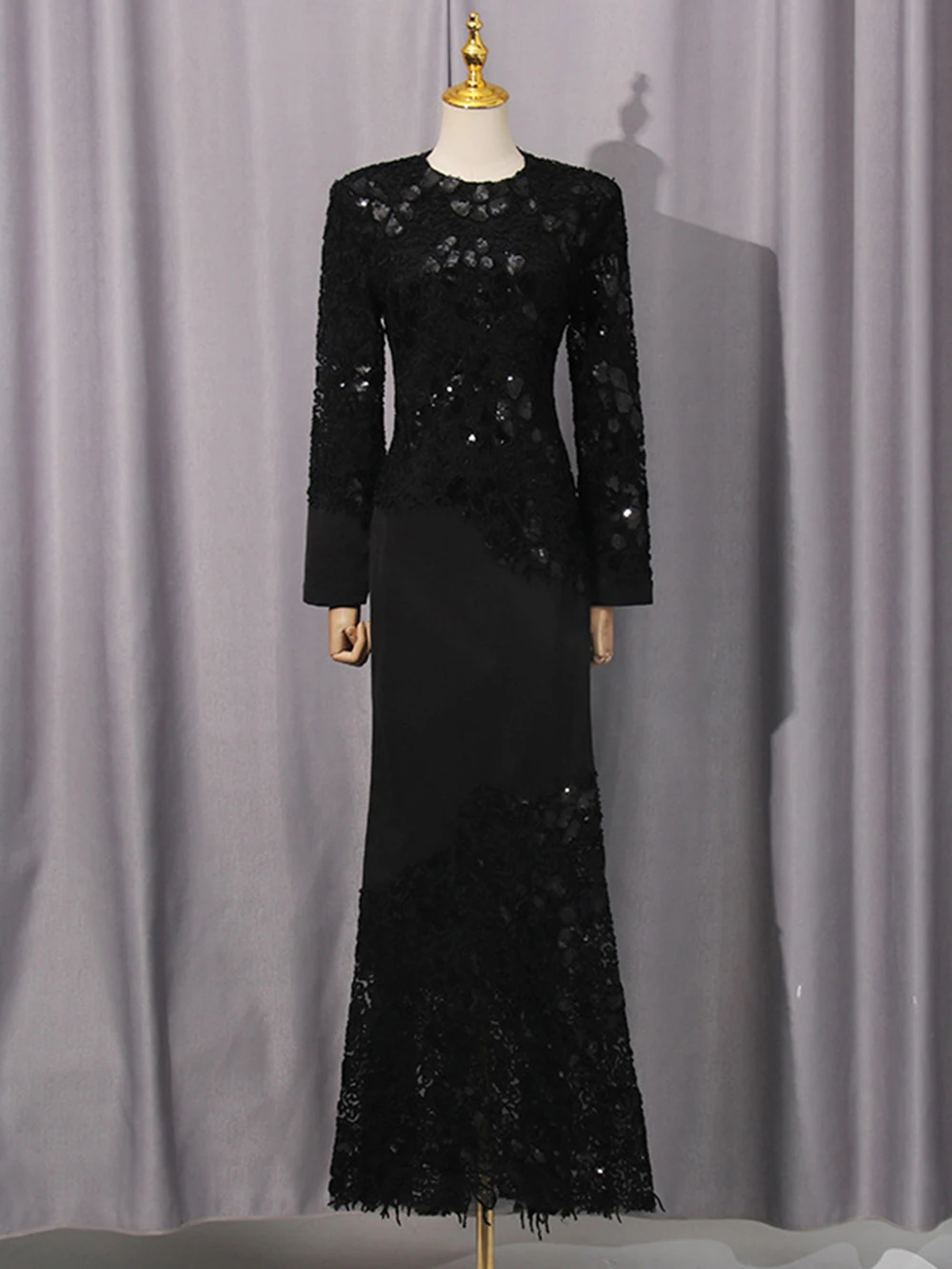 Abito lungo maxi a maniche lunghe sottile con paillettes in rete impiombata da donna Modphy tinta unita elegante