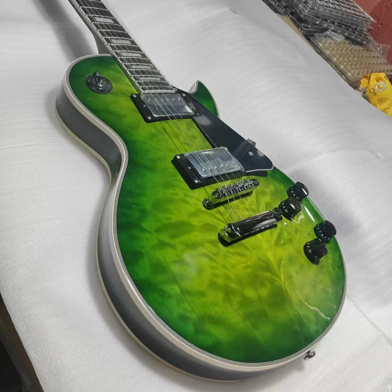 Custom Electric Guitar, Rosewood Fingerboard,Green Guitar,Made in China, Free Shipping, In Stock