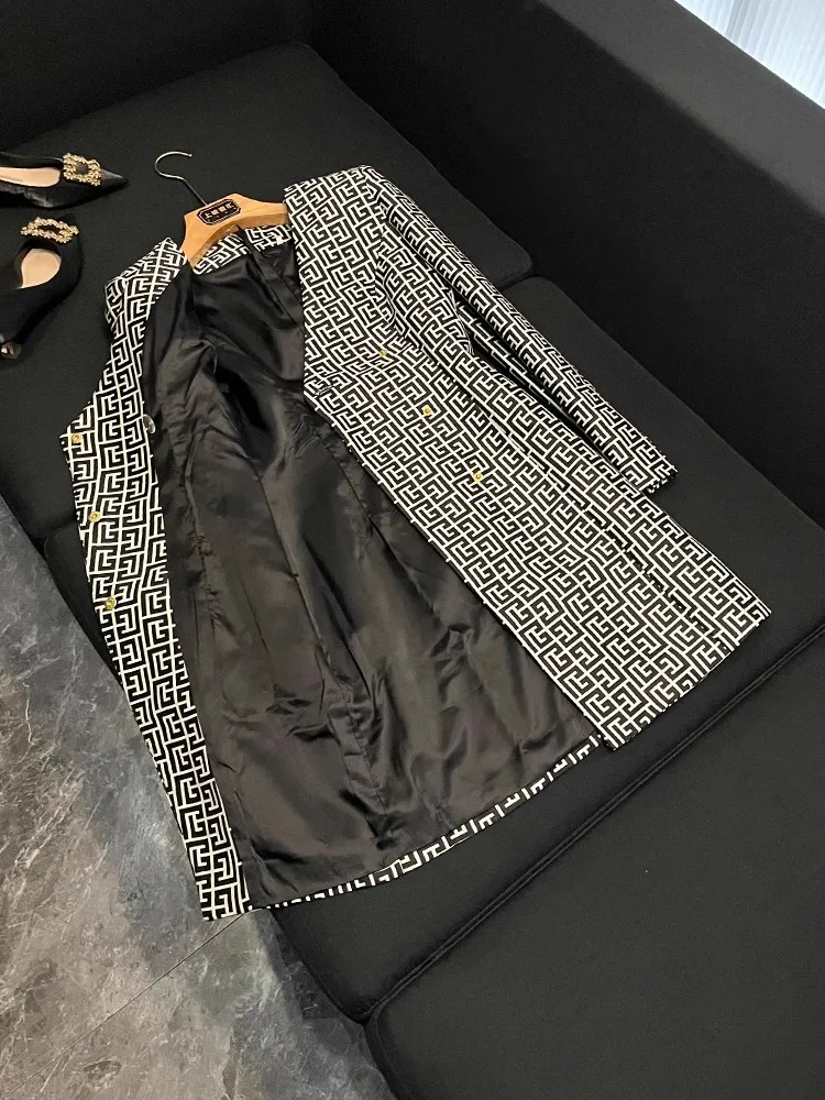 Ele Long Sve V-Ne Slim Fit Dr Jaet T-shirt en tissu brodé Design de boutons Sensation de luxe Faionable Ci Commute