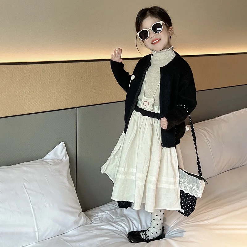 Girls Suits 2024 Autumn New Childrens Clothes Girls Korean Hook Flower Knitted Cardigan Base Shirt Retro Skirt Three-piece Set