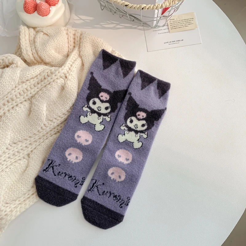 جوارب سانريو كورومي للنساء، نمط منتصف الساق، قطيفة سميكة دافئة منفوشة، صوف مرجاني لطيف، جوارب منزلية للنوم في الشتاء والخريف #2