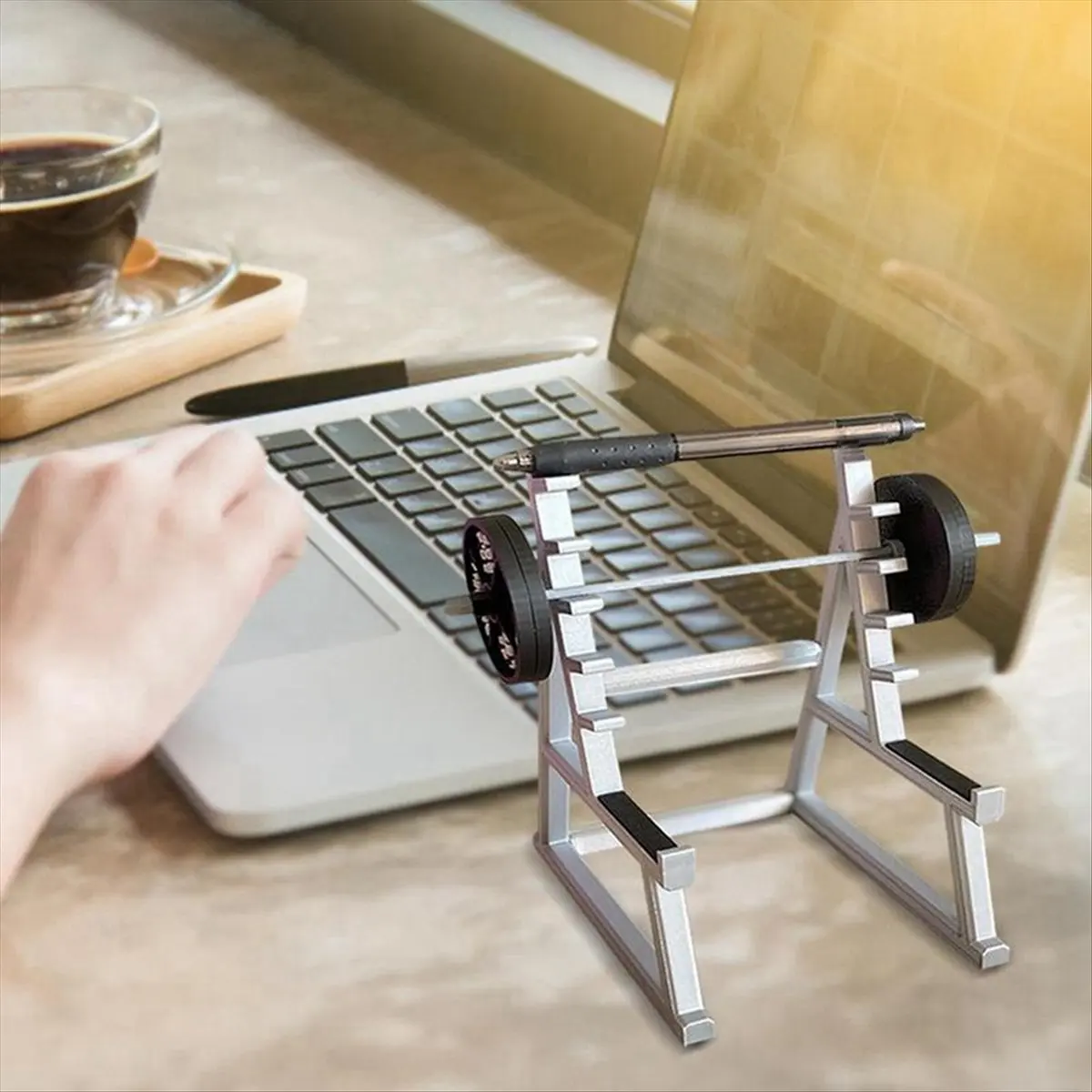 FTGT-1 Set Desk Decorations Pen Holder with Barbell Mini Desktop Organizer Fitness Enthusiasts Desktop Ornaments
