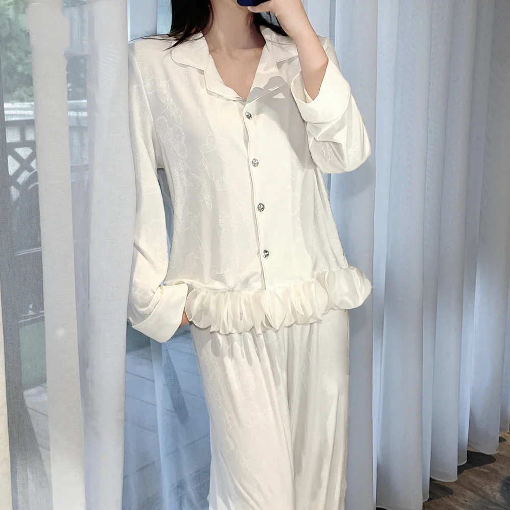 بيجامات نسائية فرنسية دافئة لخريف وشتاء 2025 طقم ملابس منزلية جديدة على طراز الأميرة اللطيفة بيجامات مريحة مطبوعة على شكل فراشة #4