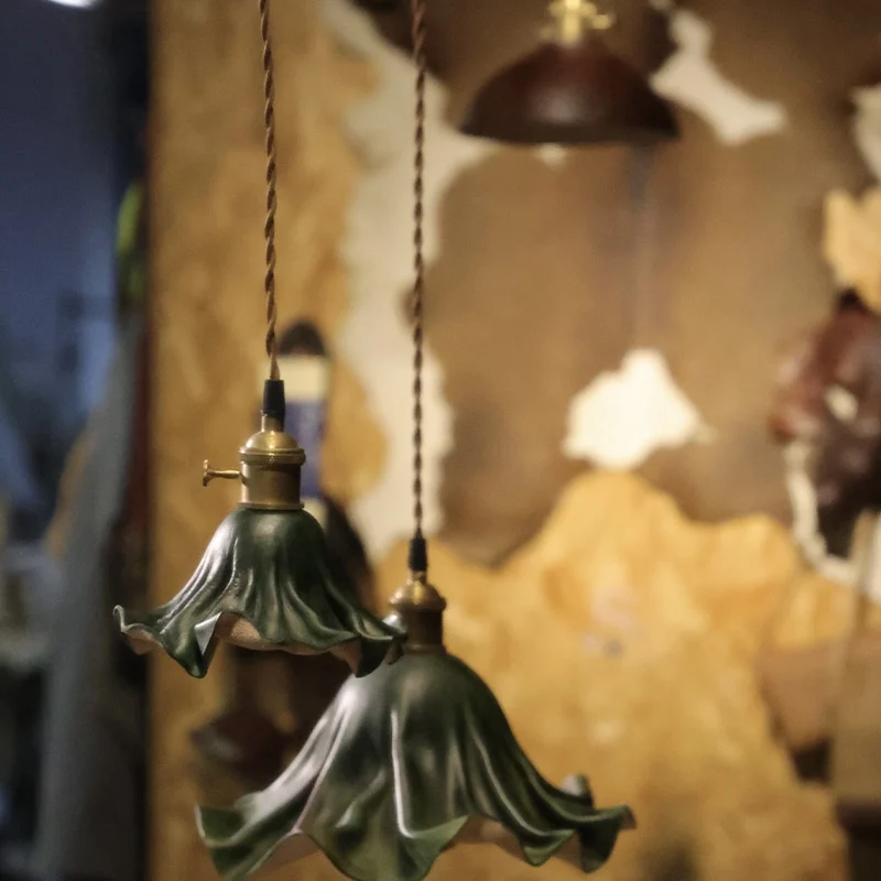 Dark green pleated top layer plant-tanned cowhide vintage homestay shaping dining table, hanging ceiling, chandelier living room