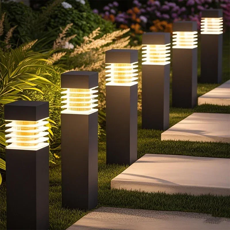 Vierkante LED Solar Ground Lawn Lantern Outdoor Waterdichte Tuinpad Decoratieve Verlichting voor Binnenplaats Gazon Patio Balkon