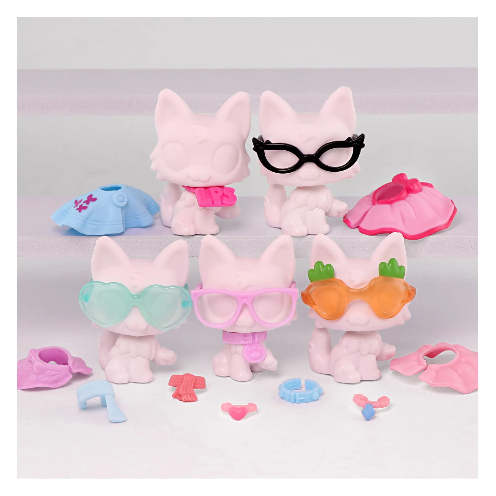 

Minilpshop Bobble Head 9pcs white Base & Random 10pcs Accessories (Random Eyewear and Headwear 10 pieces Total) Painting Toys