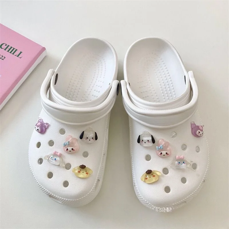 Miniso 10 Uds. Conjunto de dijes de zapatos Sanrio de dibujos animados bonitos Kuromi Cinnamoroll Melody decoraciones de dibujos animados para