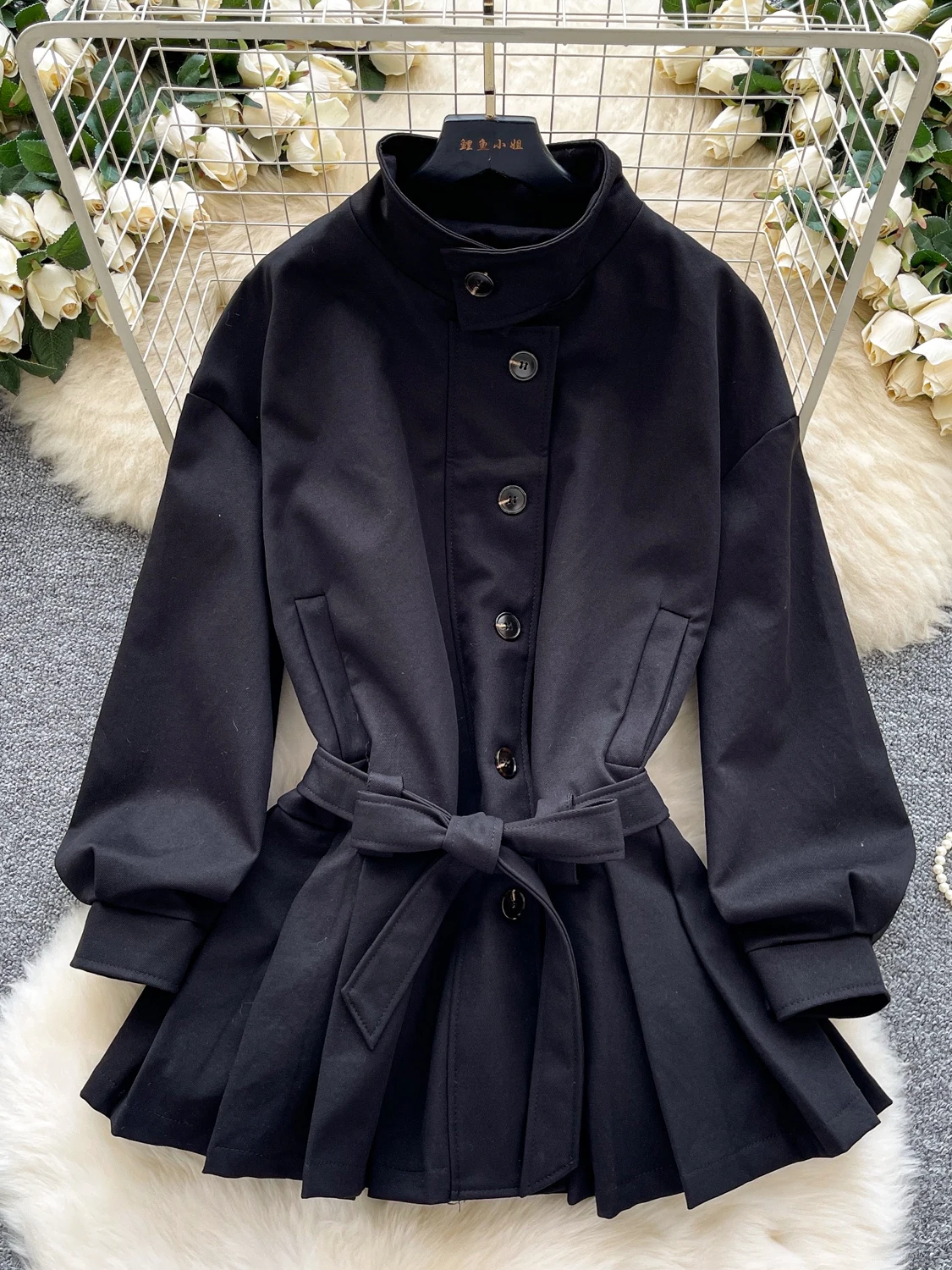 

Retro Briti Sle Women's Windbreaker Jaet Belted Waist Stand Collar Single Button Autumn 2025 Faion Casual Outerwear