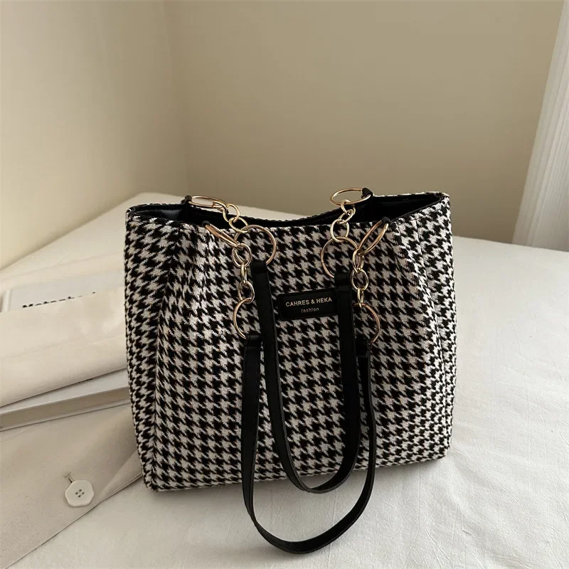 

Large capacity underarm bag shoulder bag commuter tote bag