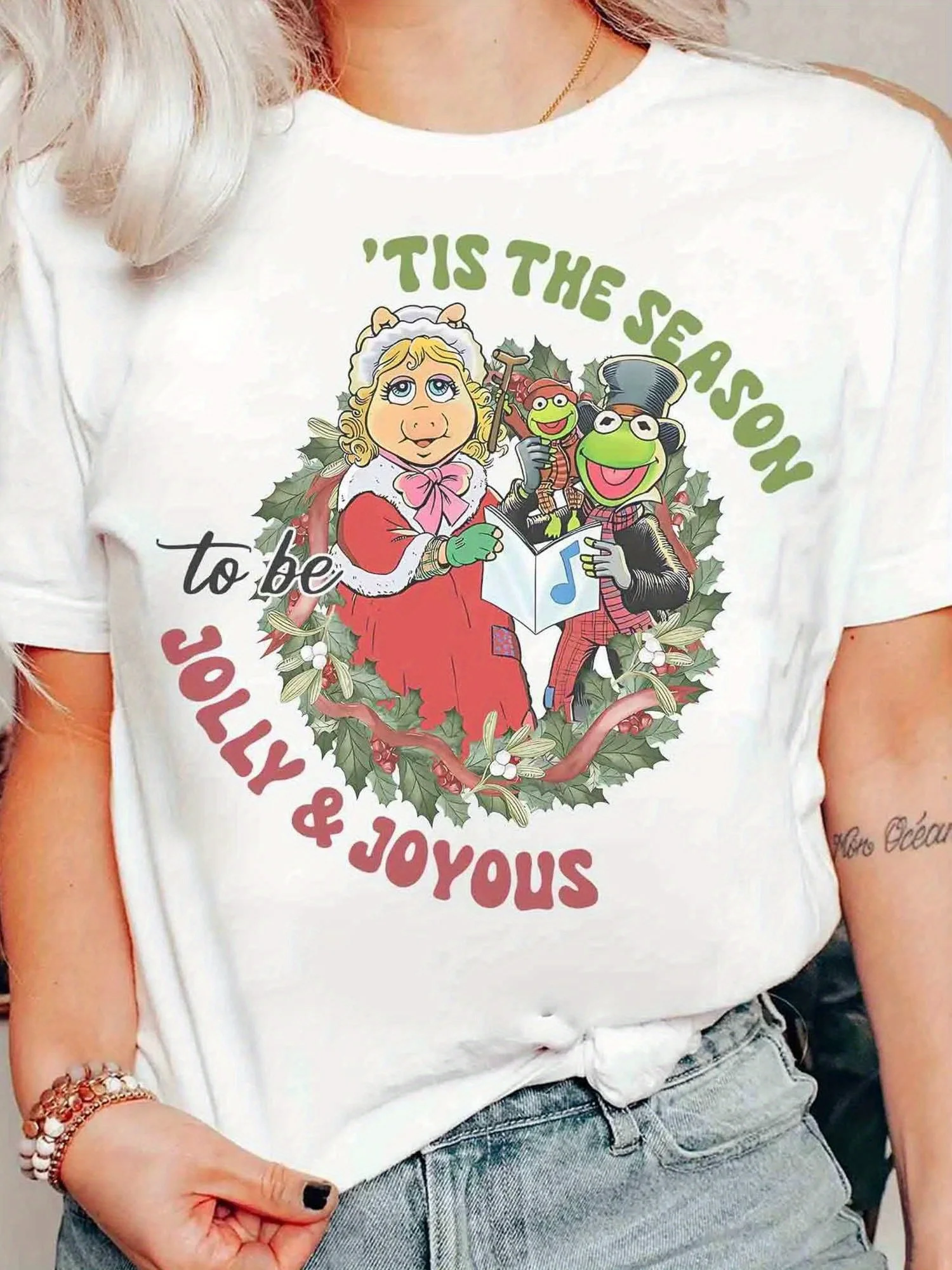 

Disney Women's Puppetry Christmas Carol Men's and Women's T-shirts - Kermit, Miss Piggy, and Little Tim Retro
