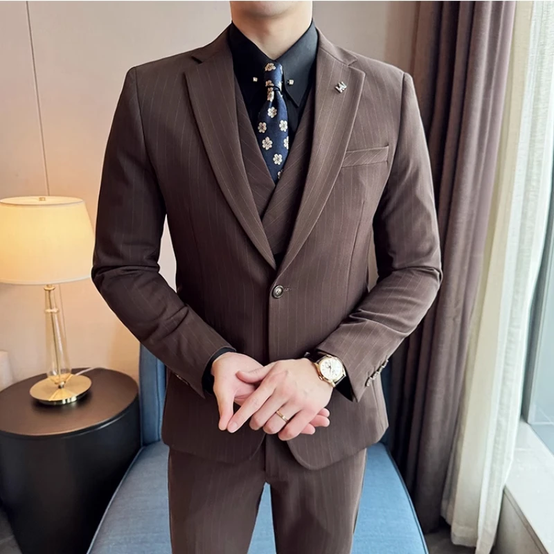 

2024 Spring New Ins British Style (suit Vest +trousers) Fashion Business Handsome Trend Slim Striped Suit Men's Three-piece Suit