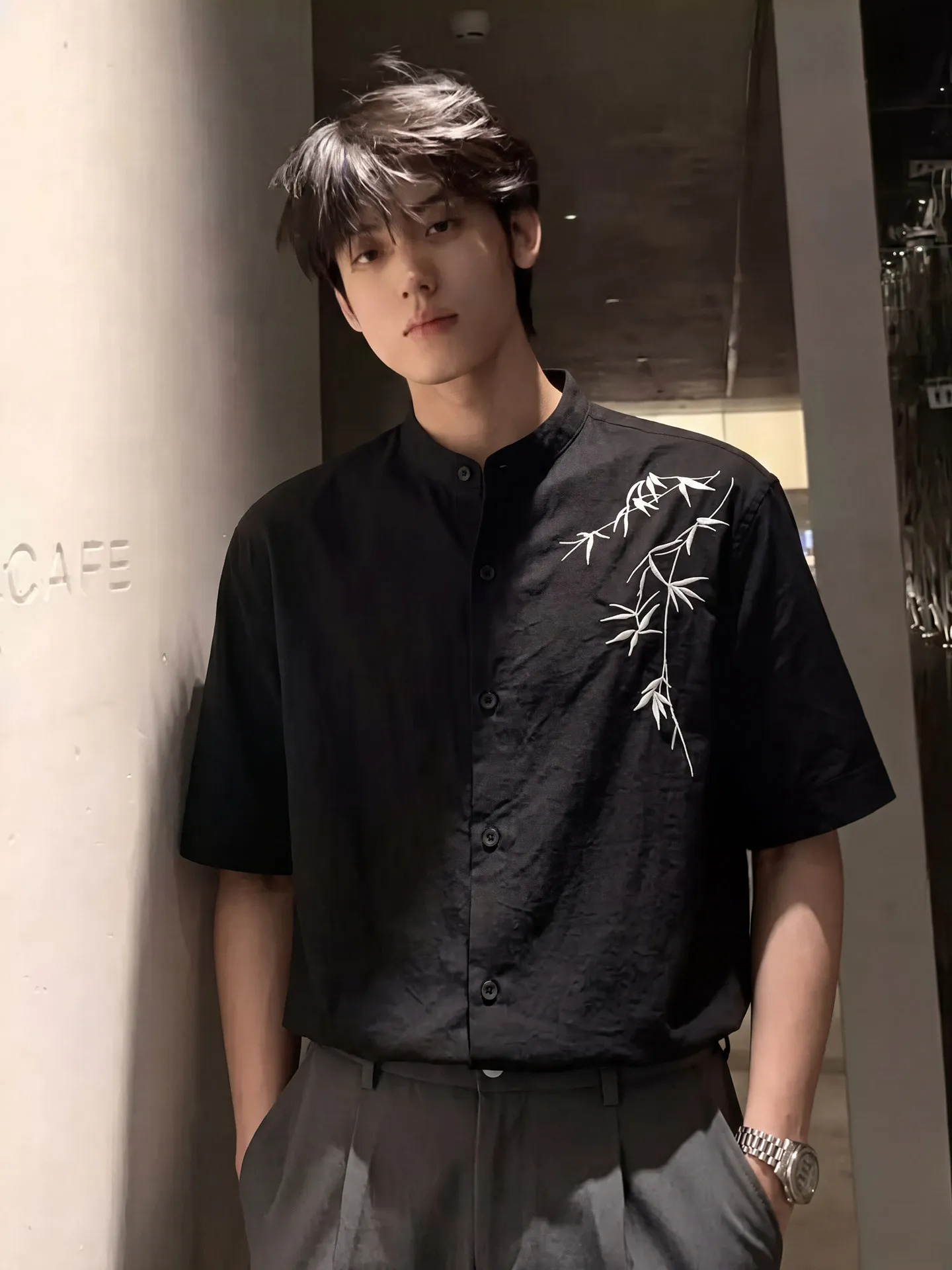 New Chinese Style Embroidered Shirt Men's Loose Fit Stand Collar Short Sleeve Casual Fashion Inner Wear Youth Popular Summer Top