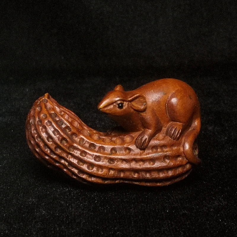 

YIZHU CULTUER ART Size 2.2 Inch Old Chinese Boxwood Hand Carved Peanut Mouse Figurine Netsuke Decoration Gift Collection