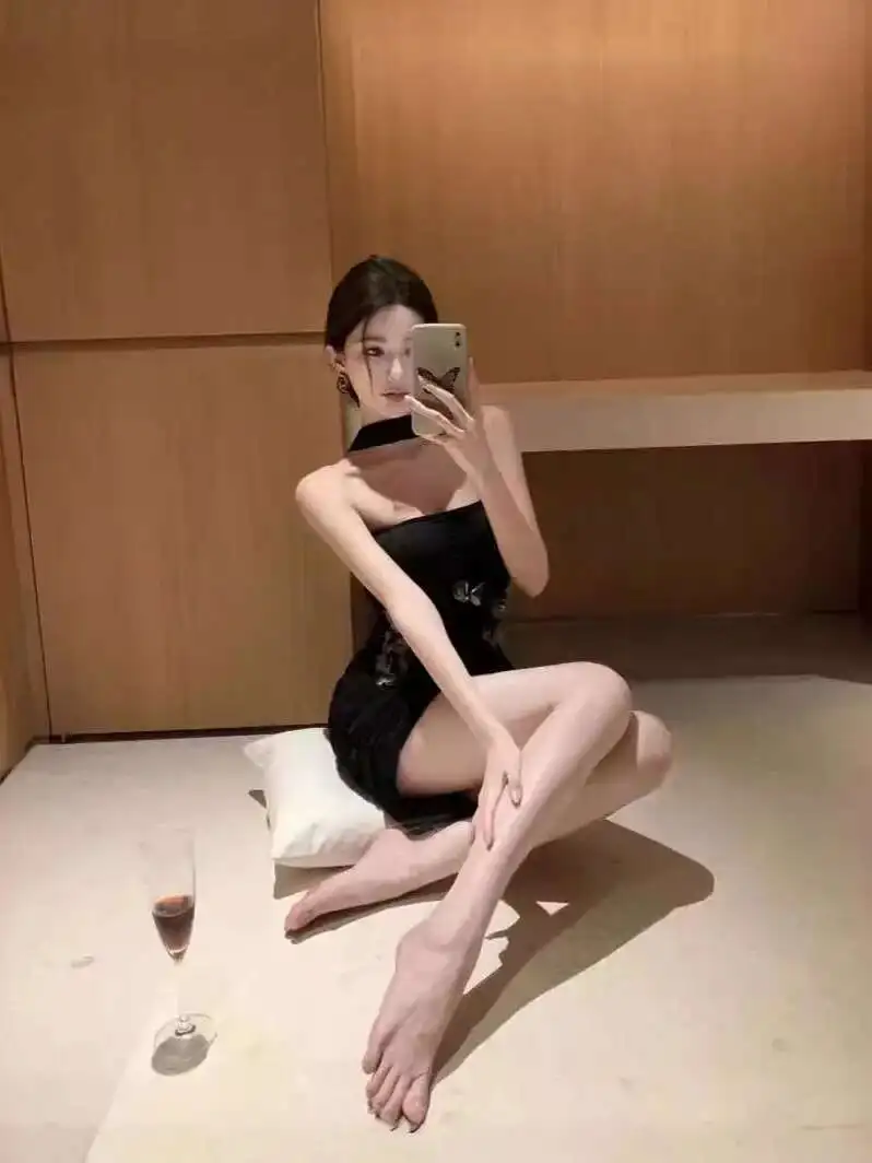 Design almofada no peito picante menina sexy 3d borboleta magro vestido de malha de dupla camada elegante moda sexy coreano topo doce hl40