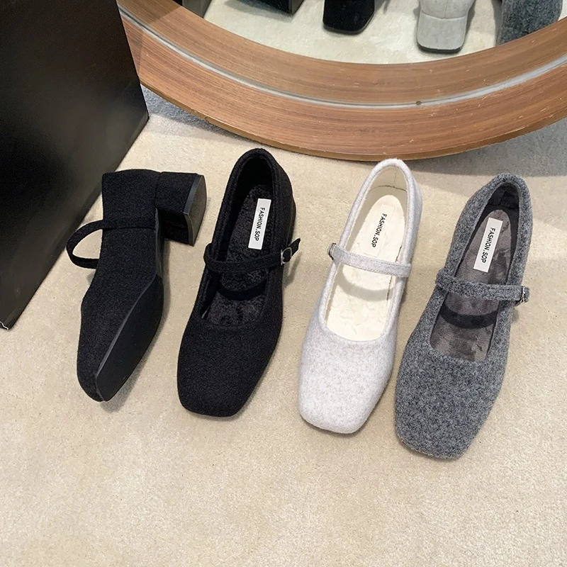 

Wearing Wool Shoes with Foreign Style in Winter French Temperament Women's Velvet Mary Jane Single Shoes
