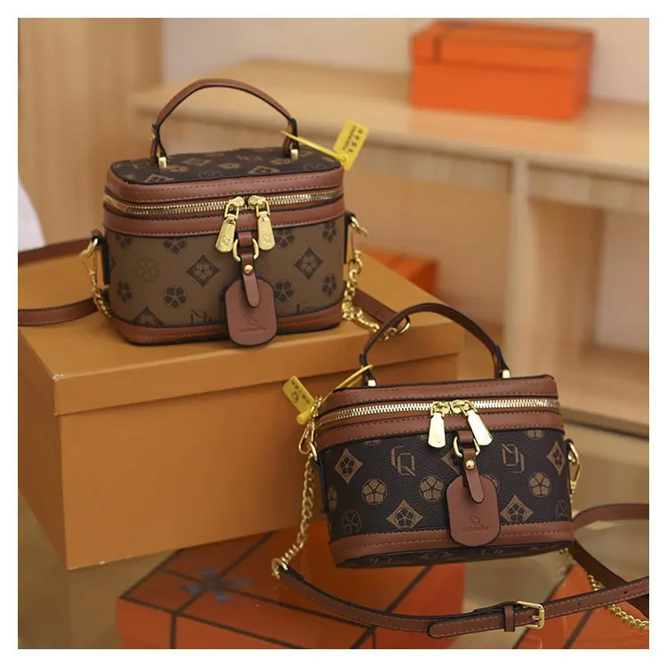 

Стеганая сумка через плечо с вышивкой 2025 года — трансформируемая сумка через плечо из веганской кожи для женщин, предметы первой необходимости в день ночи