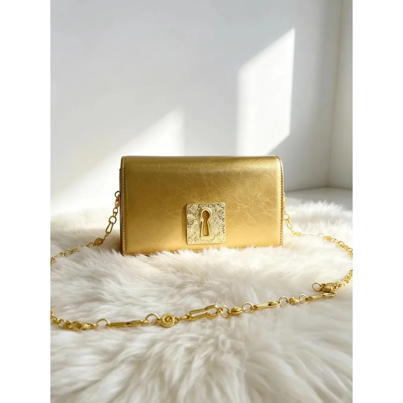 

2026 New Fashionable new European and American retro copper gold-plated geometric irregular necklace Women bags