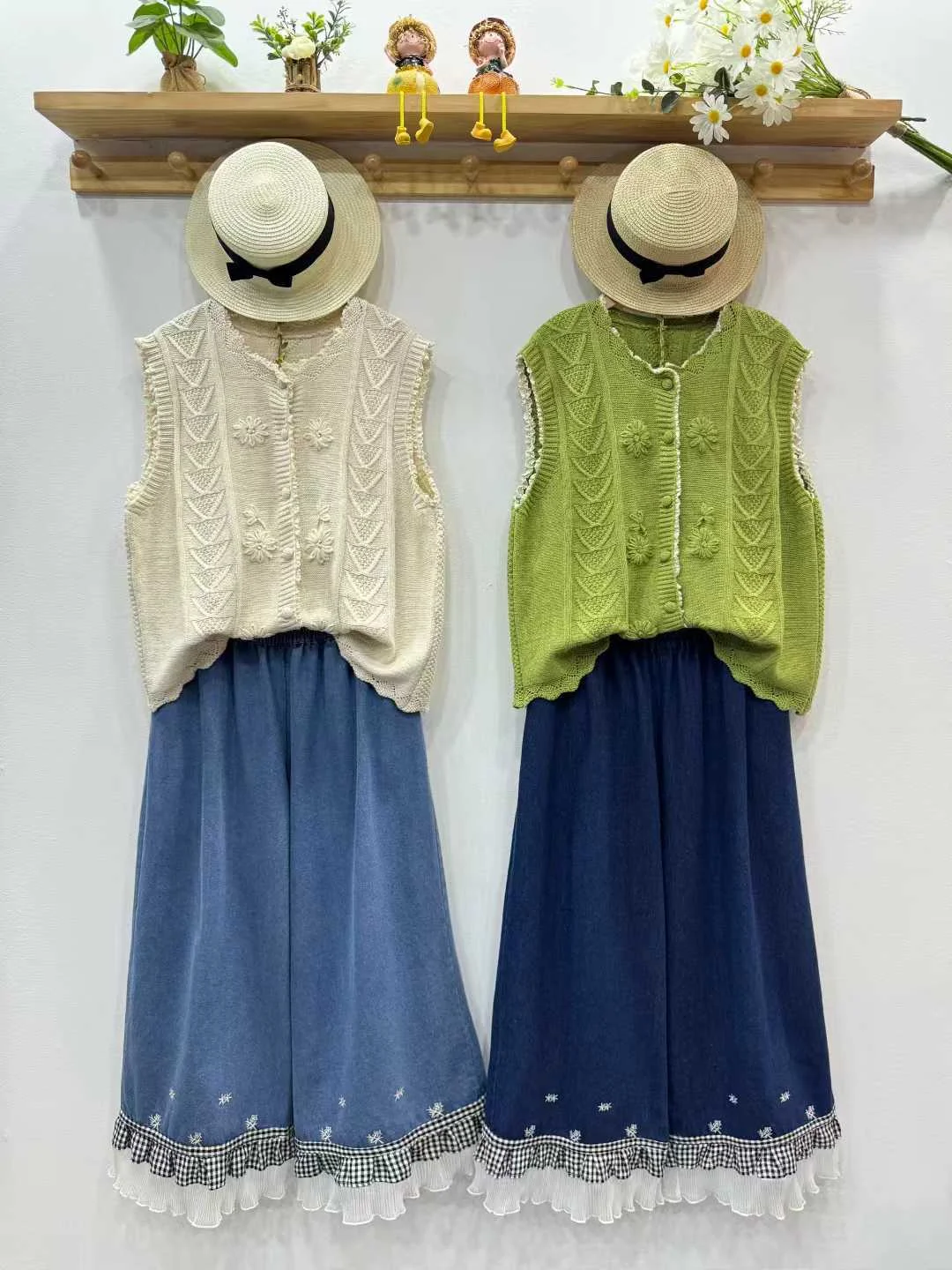 

Enianechu Japanese Style Women's Warm Vest Handmade Floral Embroidery Sweater Vest for Women Winter Sleeveless Cardigan