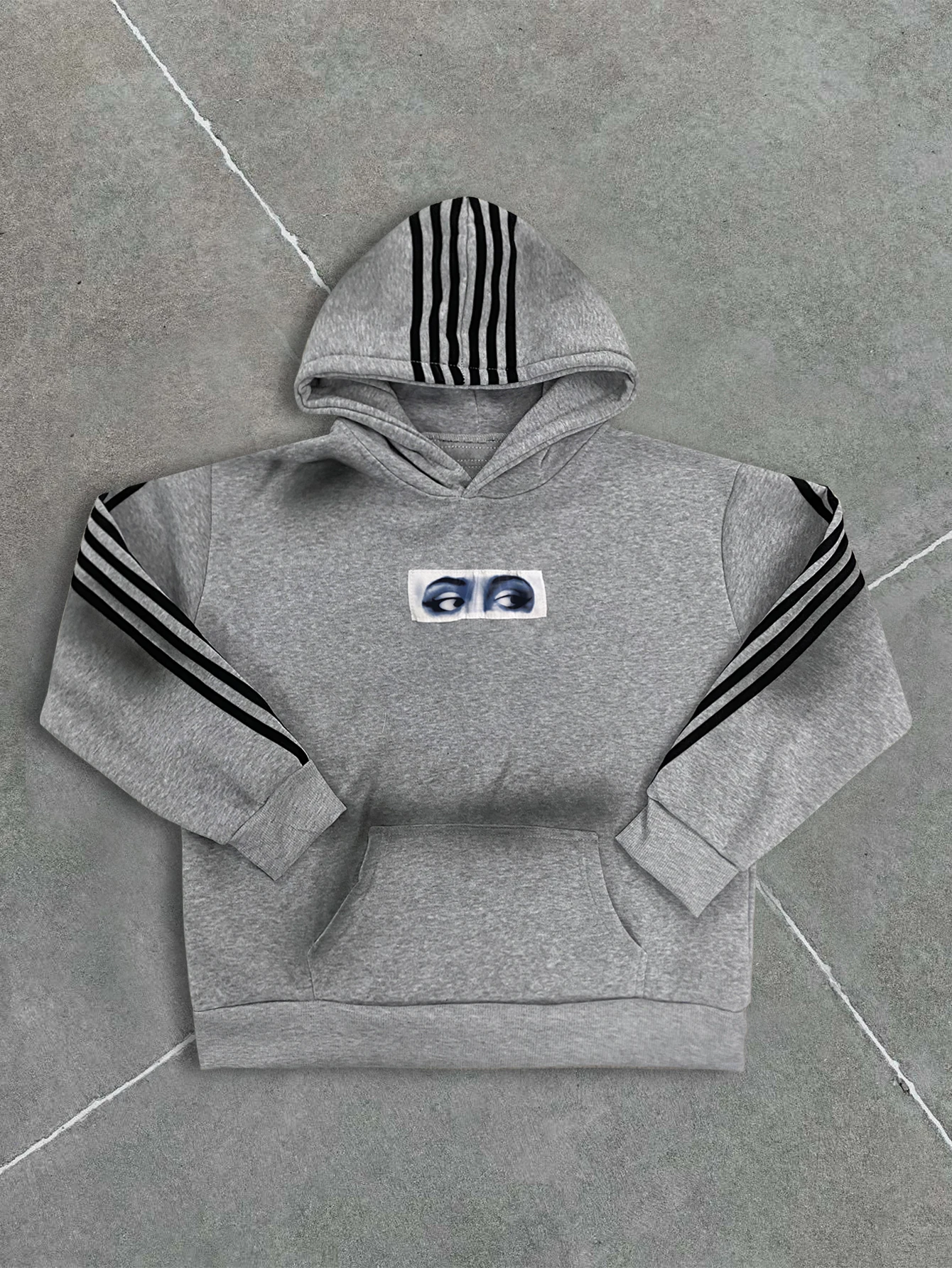 

Женская повседневная ретро-толстовка серого цвета с декоративными элементами, принтом в полоску и глаза, укороченный пуловер с капюшоном 2026