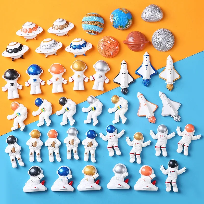 5pcs Kawaii Resin Diy Mini Planar Astronaut Flatback Supplies Scrapbooking Embellishment Charm Accessories Miniature Decoration