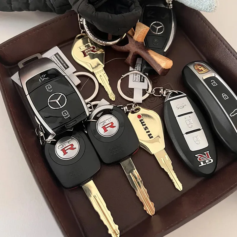 Bandai Authentic Japanese Nissan GT-R All-Generation Key Model Gashapon Car Keychain Pendant For Auto Enthusiasts