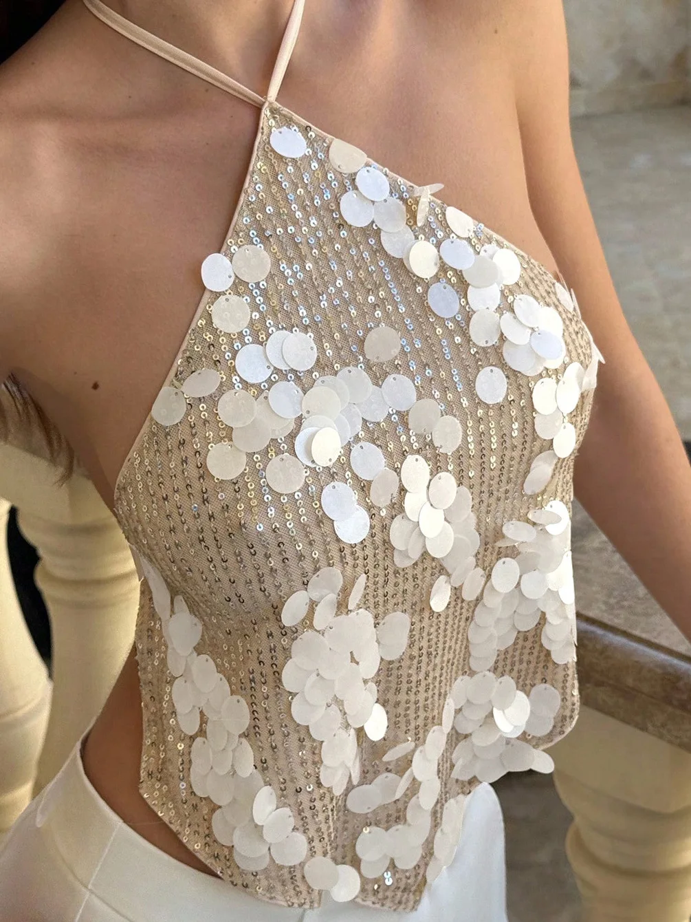 

Sexy Sparkling Backless Crop Top Irregular Vest Beach Vacation Style Glittery Halter Neck Short Shirt for Women's Party Wear