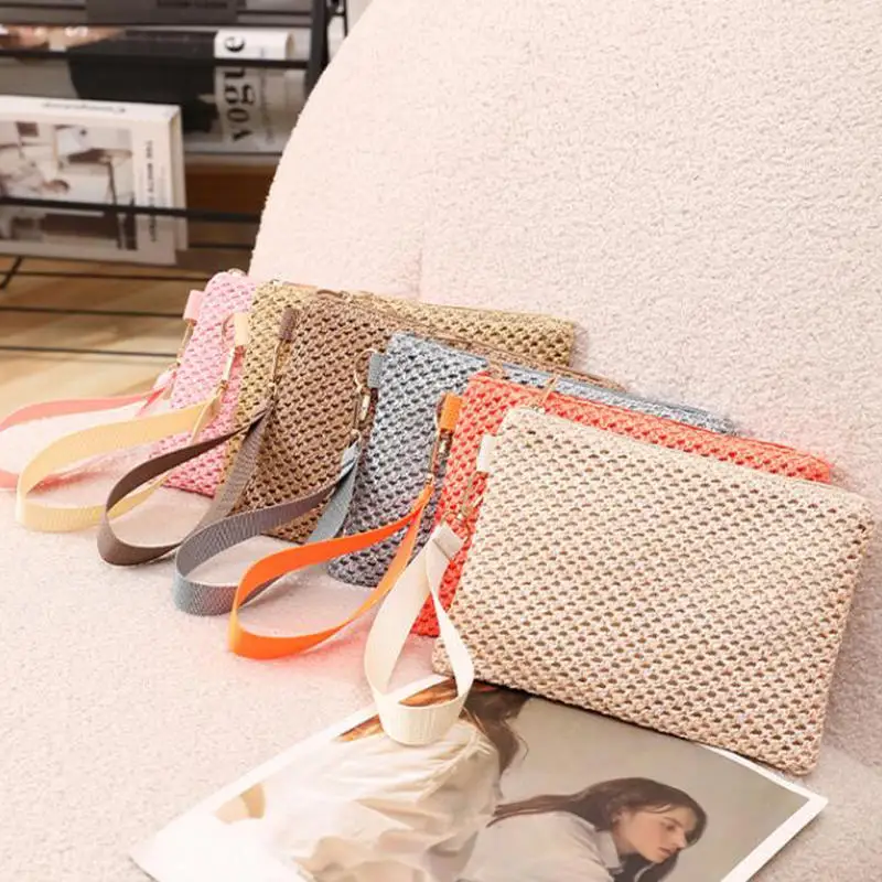 

Elegant Beach Vacation Wristlet Handbag for Women Bohemian Styles Woven PP Small Clutch Bag Versatiles Zippered Purse