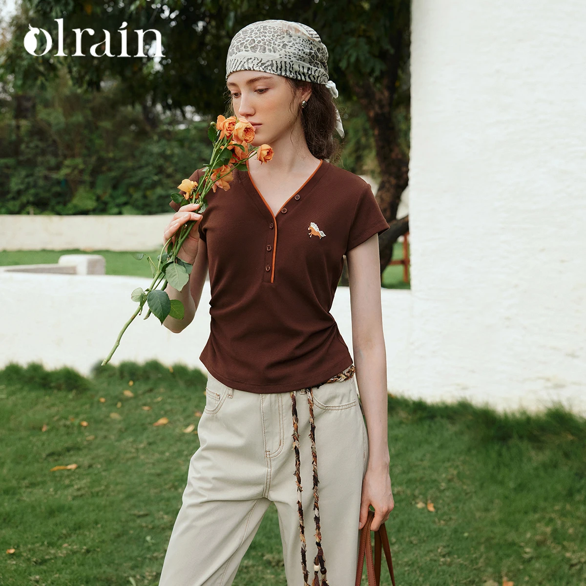 OLrain Office Elegant Contrast V-Neck T-shirt Casual Cartoon Horse Embroidery Cotton Short Sleeve Top Women Clothing O58XT005636