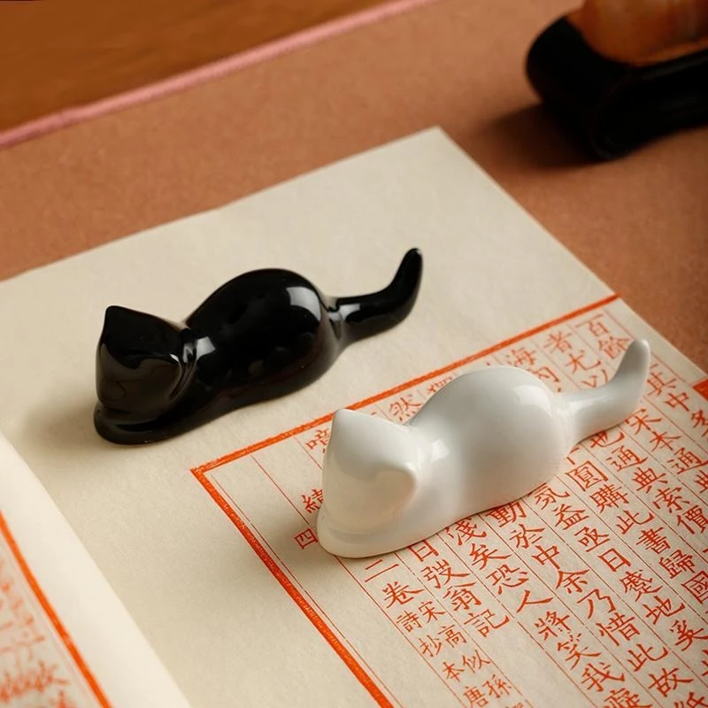 Black White Cat Brush Rest Ceramic Calligraphy Brush Holder for Desk Decor Use Home Office Study Art Painting Writing