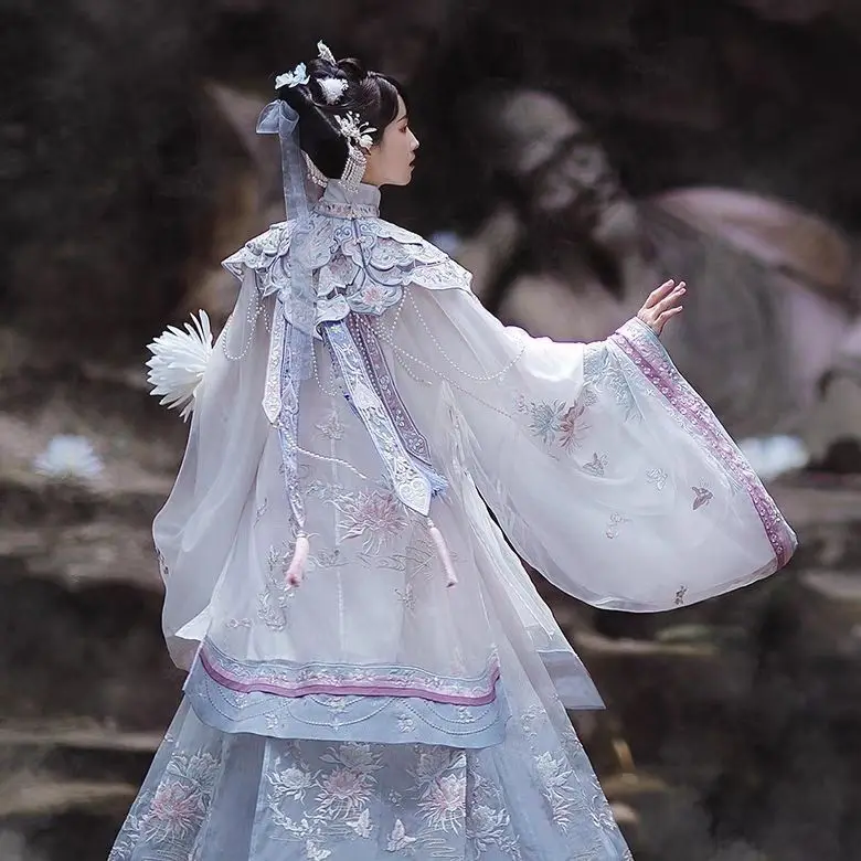[Epiphyllum Dream] Hanfu con hombros descubiertos de nube de la dinastía Ming, Camisa larga con bordado pesado de alta gama, cuello levantado con cara de caballo tipo Hada, nuevo