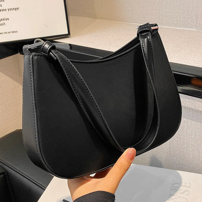 Women\'s Small Bag Retro Versatile Underarm Bag Black White Solid New Versatile Fashion Shoulder Bag Daily Matching Commuting Bag