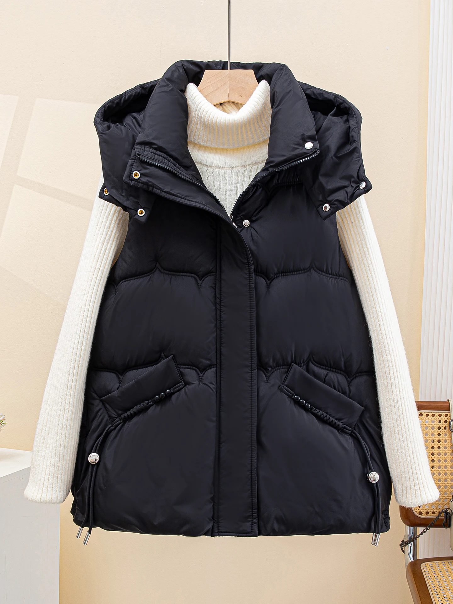 Dames donsvest van katoen of losvallende herfst-winter bovenkleding, modieus met capuchon, polyestervezel, ritssluiting