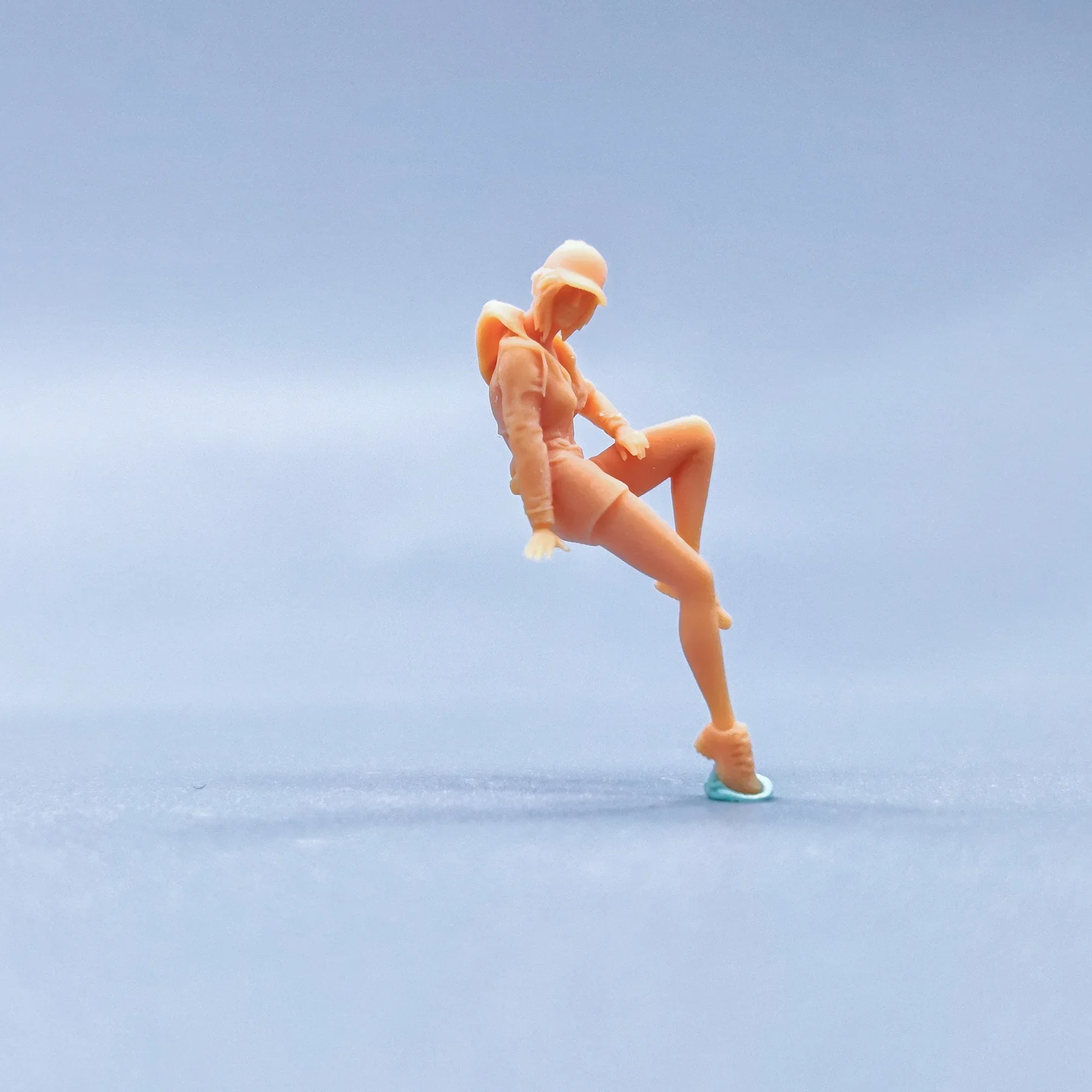 1/64 1/43 Figuren Maßstab Modell Harz Sitzen und Schiefen Mode Mädchen Ungefärbte Miniaturen Diorama Handbemalt S440