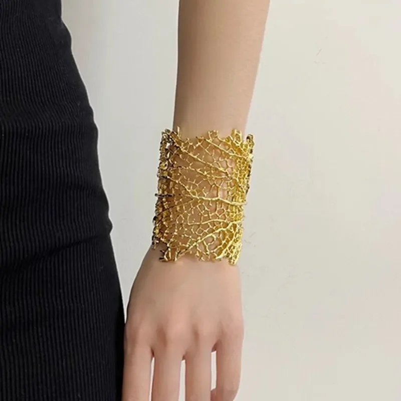 خمر الجوف المعادن المرجان الملمس سوار مفتوح للنساء الأوروبية والأمريكية شخصية مبالغ فيها الاتجاه مجوهرات هدية #1