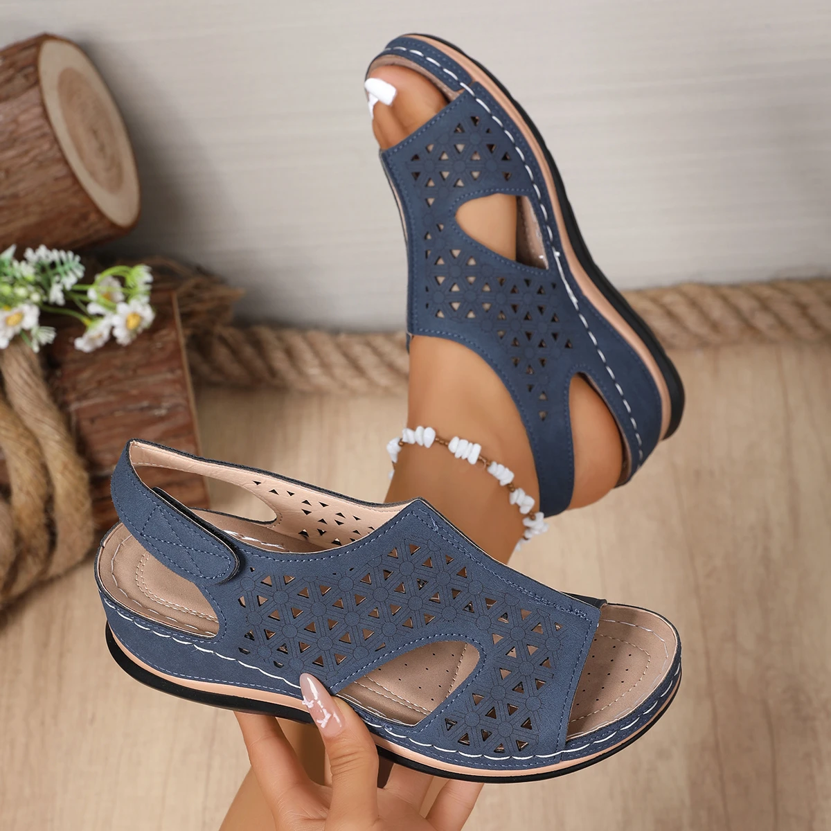 Roman Style Women Sandals Fish Mouth Hollow Out Shoes Women Fashion Platform Heel Sandals Buckle Summer Slip-On Shoes Ladies