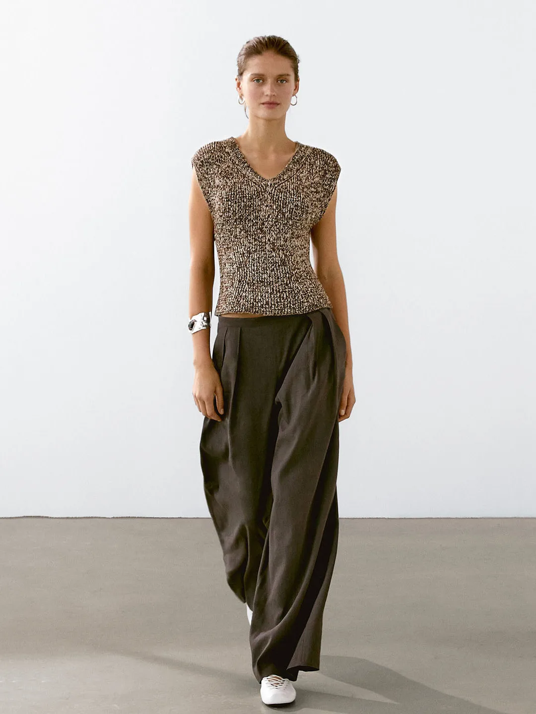 

Повседневная трикотажная футболка с v-образным вырезом, женская модная весна-лето, новый двухцветный универсальный пуловер, топ